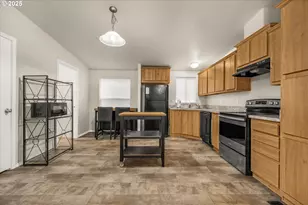 71210 E Faubion Loop, Rhododendron, OR 97049 - Photo 9