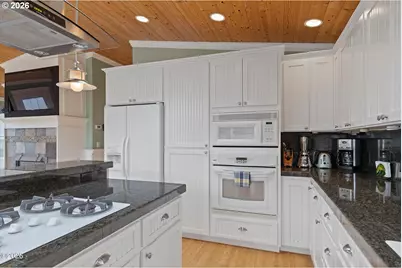 115 Lorraine St, Gleneden Beach, OR 97388 - Photo 3