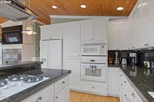 115 Lorraine St, Gleneden Beach, OR 97388 - Photo 3