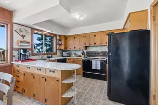 17000 SW Nafus Ln, Beaverton, OR 97007 - Photo 15