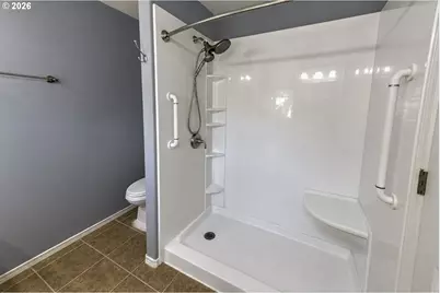 8025 NE 38th Ave, Vancouver, WA 98665 - Photo 33