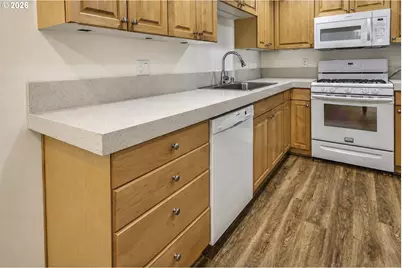 8025 NE 38th Ave, Vancouver, WA 98665 - Photo 13
