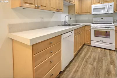 8025 NE 38th Ave, Vancouver, WA 98665 - Photo 11