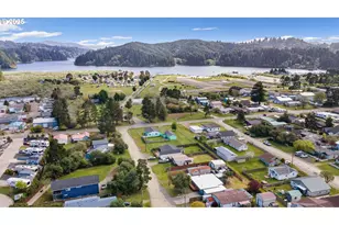 165 N 15th St, Lakeside, OR 97449 - Photo 37