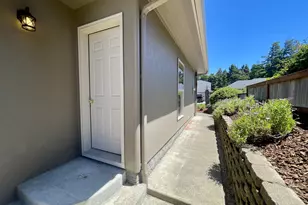 2180 Hayes St, North Bend, OR 97459 - Photo 7
