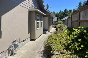 2180 Hayes St, North Bend, OR 97459 - Photo 7