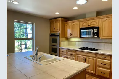 2180 Hayes St, North Bend, OR 97459 - Photo 15