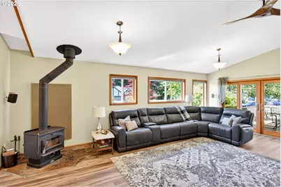 12829 SE Ott St, Clackamas, OR 97015 - Photo 11