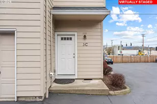 15723 NE Beech 3C St, Portland, OR 97230 - Photo 3