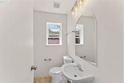 15723 NE Beech 3C St, Portland, OR 97230 - Photo 13