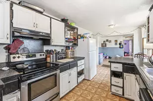 1307 S 6th Ave, Kelso, WA 98626 - Photo 9