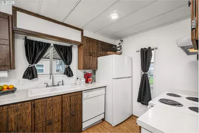 5335 Daisy St #131, Springfield, OR 97478 - Photo 11