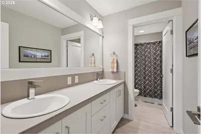 233 S Vermont St, Portland, OR 97219 - Photo 25
