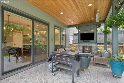 233 S Vermont St, Portland, OR 97219 - Photo 29