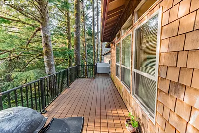 2278 NE Hotspur Ln, Lincoln City, OR 97367 - Photo 17