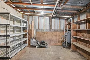 355 Stark St, Woodburn, OR 97071 - Photo 33