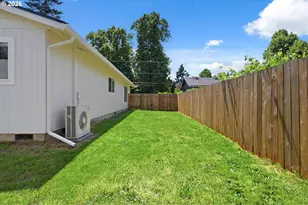 355 Stark St, Woodburn, OR 97071 - Photo 31