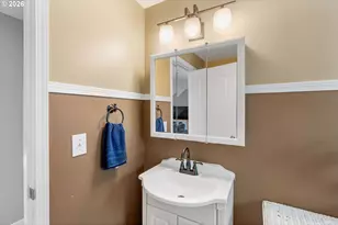 1301 E 19th St, The Dalles, OR 97058 - Photo 29