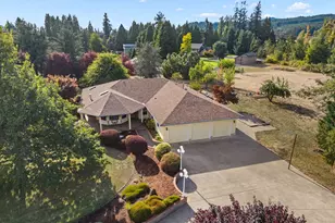 39141 Easton Ln, Springfield, OR 97477 - Photo 3
