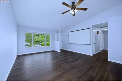19914 NE Holladay St, Portland, OR 97230 - Photo 5