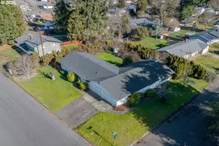 3307 Arrowhead St, Eugene, OR 97404 - Photo 3