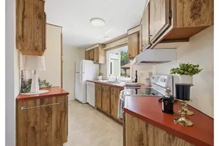 658 S 57th St, Springfield, OR 97478 - Photo 9