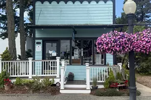 129 Maple St, Florence, OR 97439 - Photo 1