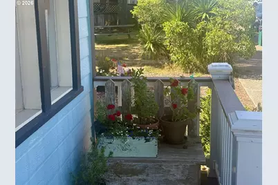 129 Maple Street, Florence, OR 97439 - Photo 19