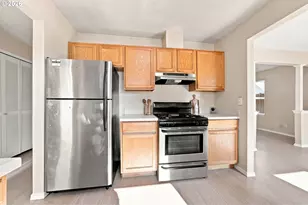 512 NE Roselawn St, Portland, OR 97211 - Photo 17