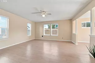 512 NE Roselawn St, Portland, OR 97211 - Photo 9