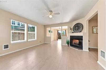 512 NE Roselawn St, Portland, OR 97211 - Photo 7
