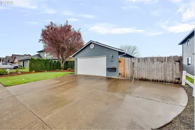 1057 S Pine St, Canby, OR 97013 - Photo 3