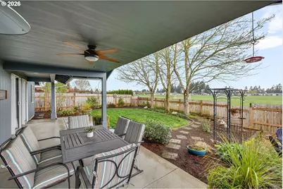 1057 S Pine St, Canby, OR 97013 - Photo 31