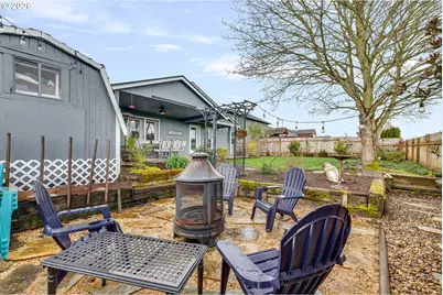 1057 S Pine St, Canby, OR 97013 - Photo 33