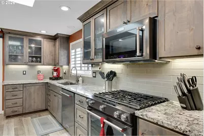 1057 S Pine St, Canby, OR 97013 - Photo 13