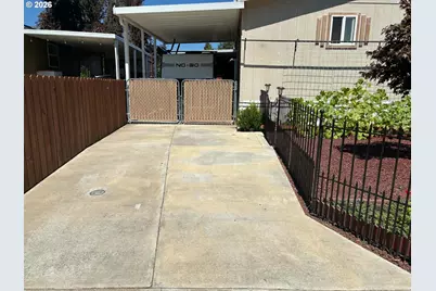 550 S State St #80, Sutherlin, OR 97479 - Photo 3