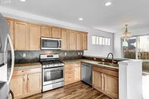 950 SW 17th Way, Troutdale, OR 97060 - Photo 9