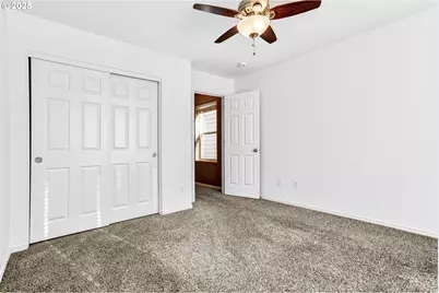 950 SW 17th Way, Troutdale, OR 97060 - Photo 31