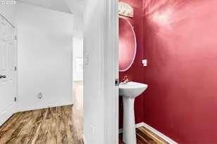 950 SW 17th Way, Troutdale, OR 97060 - Photo 5