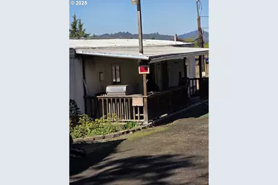 368 Pleasant Ave, Roseburg, OR 97470 - Photo 5