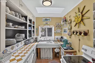 1769 N Jantzen Ave, Portland, OR 97217 - Photo 7