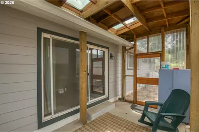 2257 Country Club Ter, Woodburn, OR 97071 - Photo 15