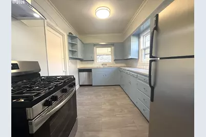 729 NE 117th Ave, Portland, OR 97220 - Photo 7