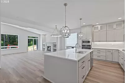 14196 SE Iseli Ln, Clackamas, OR 97015 - Photo 9