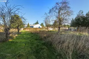 2824 SE 115th Ave, Portland, OR 97266 - Photo 3