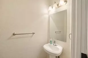 1490 SE 117th Ave, Portland, OR 97216 - Photo 13