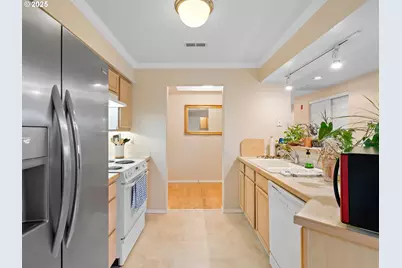 15510 NE Knott St #25, Portland, OR 97230 - Photo 9