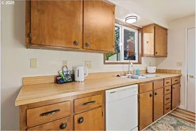 2801 Raleigh Ct SE, Albany, OR 97322 - Photo 7