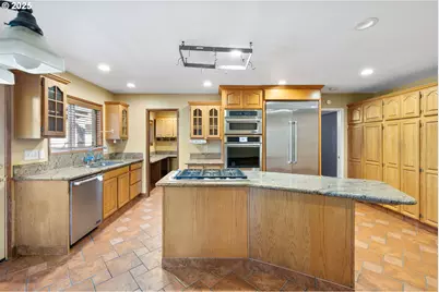 4715 NW Kiwanda Dr, Portland, OR 97229 - Photo 9