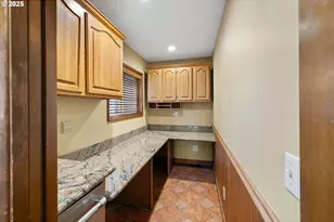 4715 NW Kiwanda Dr, Portland, OR 97229 - Photo 11